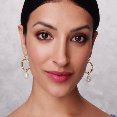 Margot Hoop Earrings - Pearl